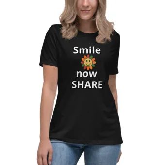 Women's Relaxed T-Shirt "Smile"
